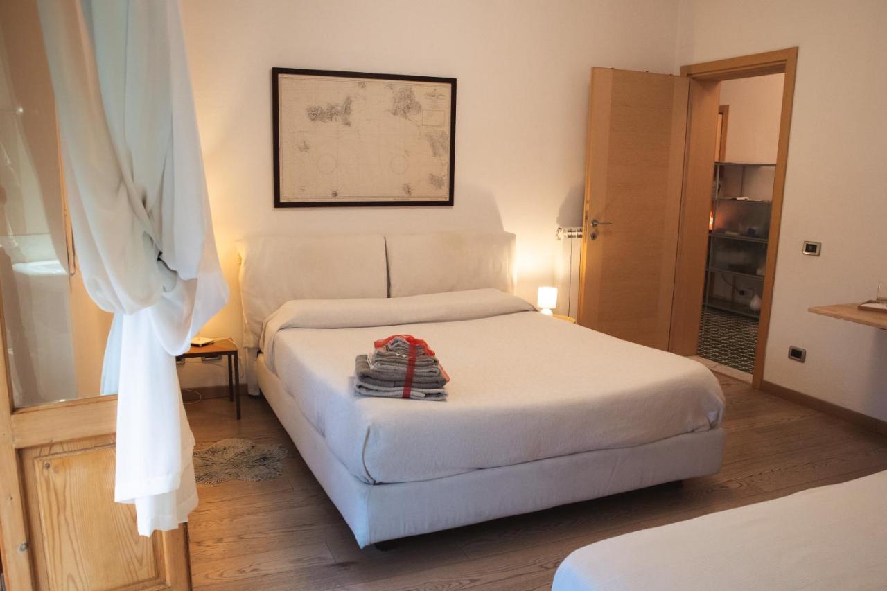 Accogliente Casa Livorno Bed & Breakfast ภายนอก รูปภาพ