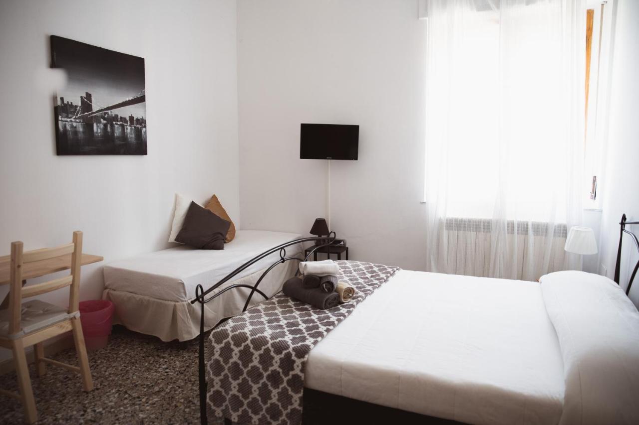Accogliente Casa Livorno Bed & Breakfast ภายนอก รูปภาพ