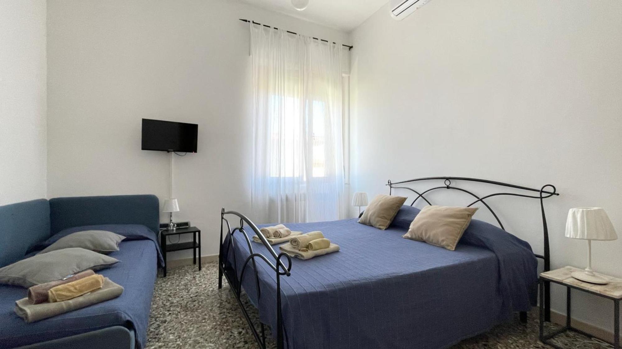 Accogliente Casa Livorno Bed & Breakfast ภายนอก รูปภาพ